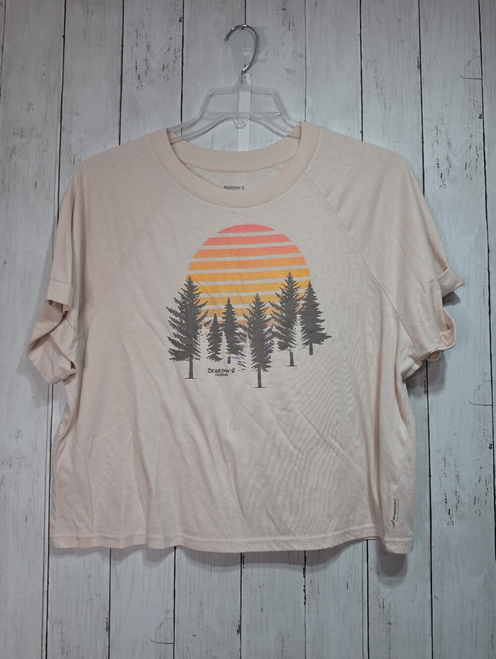 Bearpaw Outdoors Women's Cropped Graphic Tee Shirt Short Sleeve Size XL.